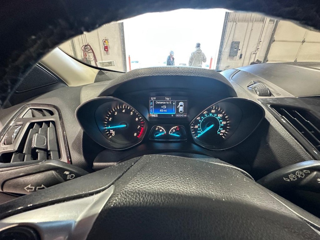 Ford Escape Vehicle Full-screen Gallery Image 17
