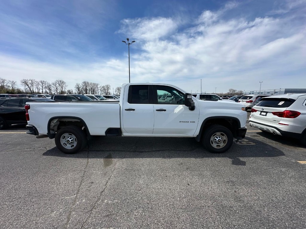Chevrolet Silverado 2500HD Vehicle Full-screen Gallery Image 4