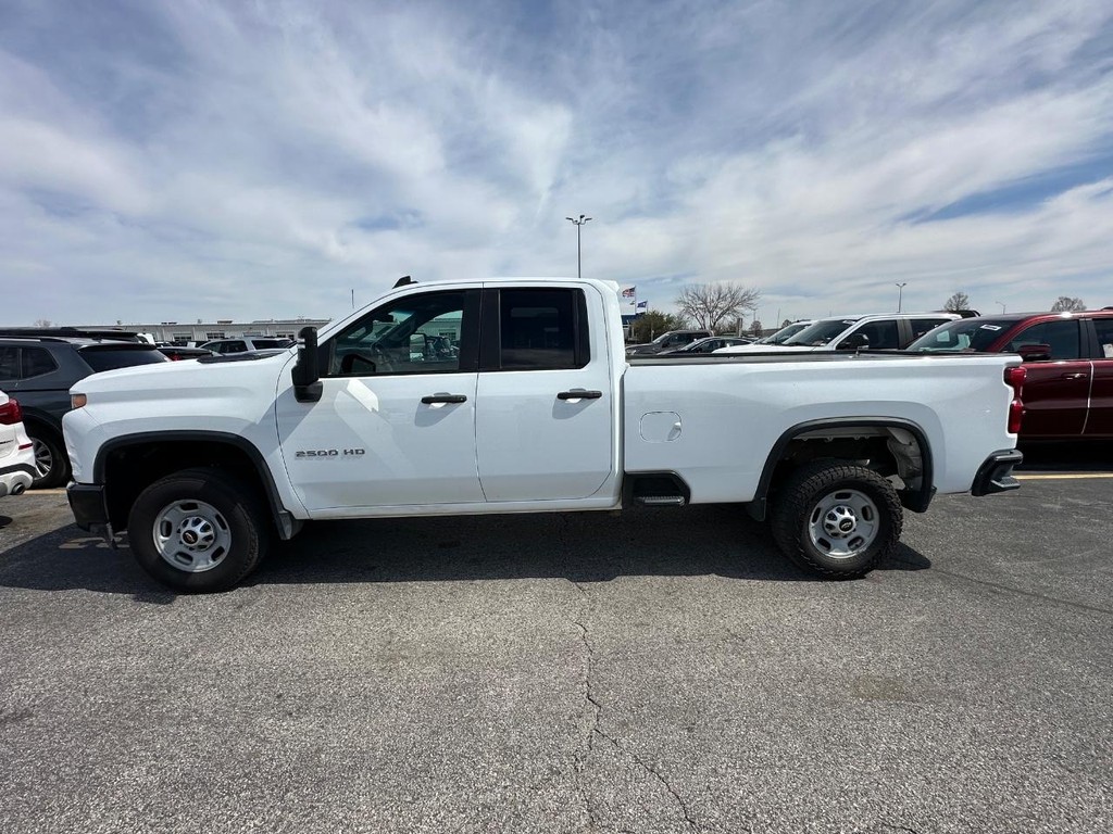 Chevrolet Silverado 2500HD Vehicle Full-screen Gallery Image 6