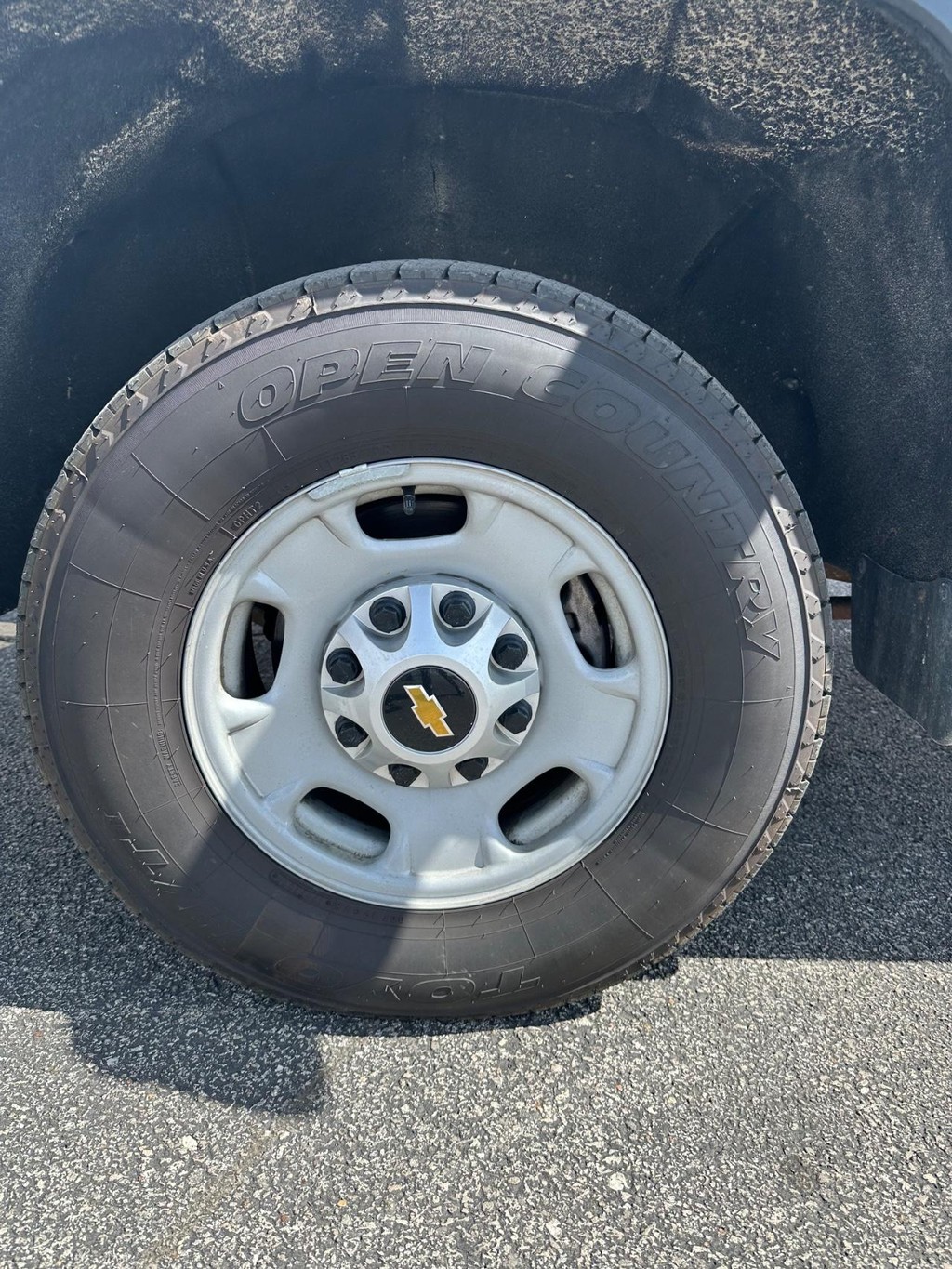 Chevrolet Silverado 2500HD Vehicle Full-screen Gallery Image 16