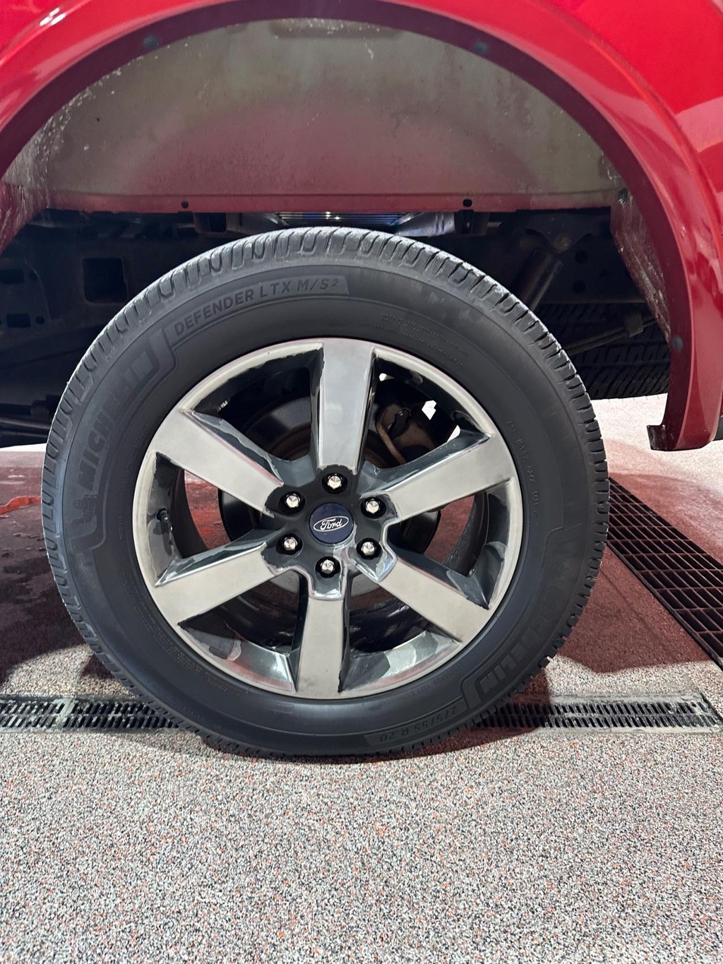 Ford F-150 Vehicle Full-screen Gallery Image 10