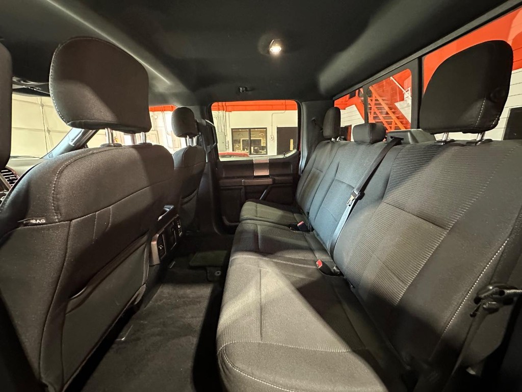 Ford F-150 Vehicle Full-screen Gallery Image 13