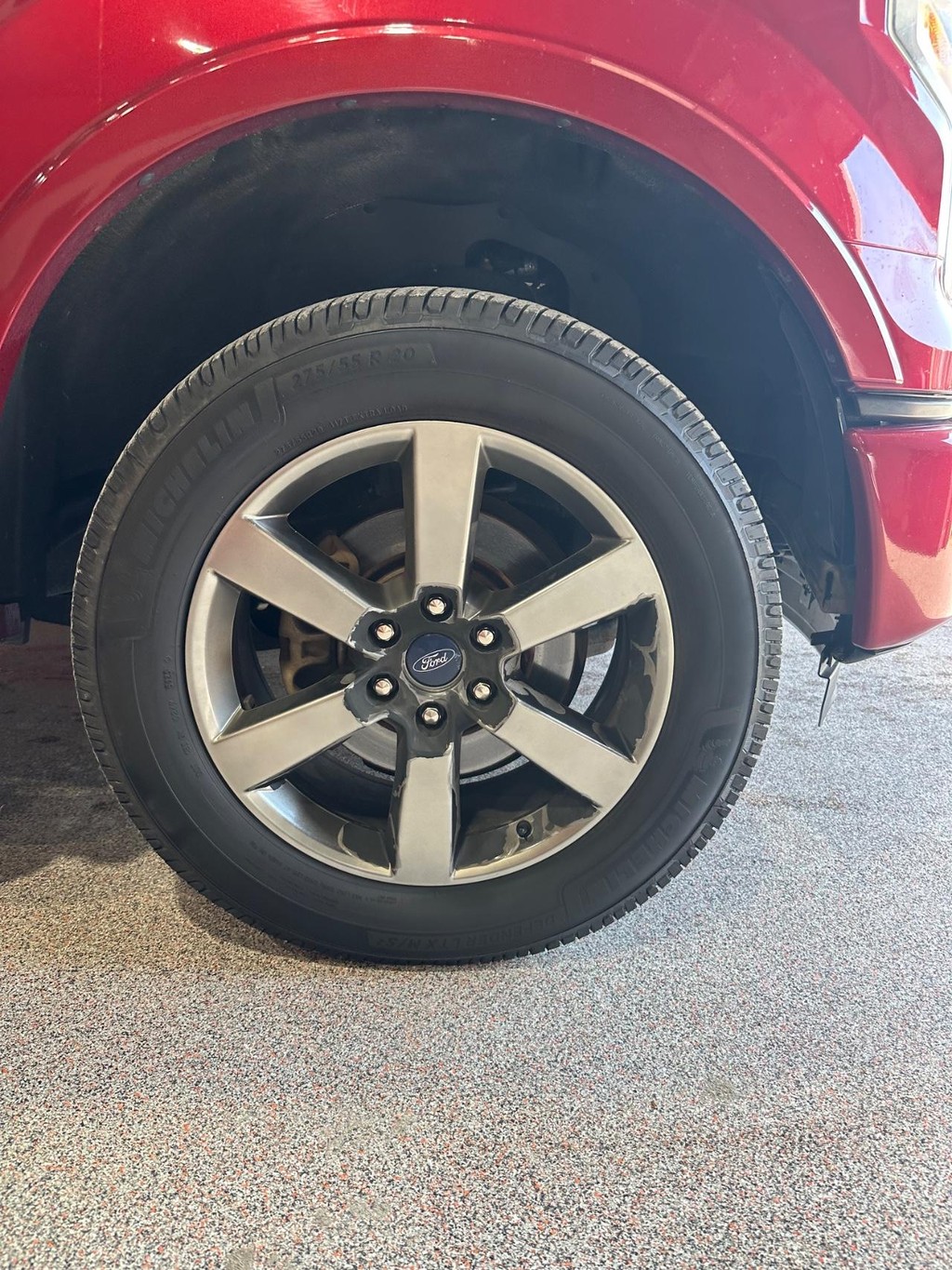 Ford F-150 Vehicle Full-screen Gallery Image 16