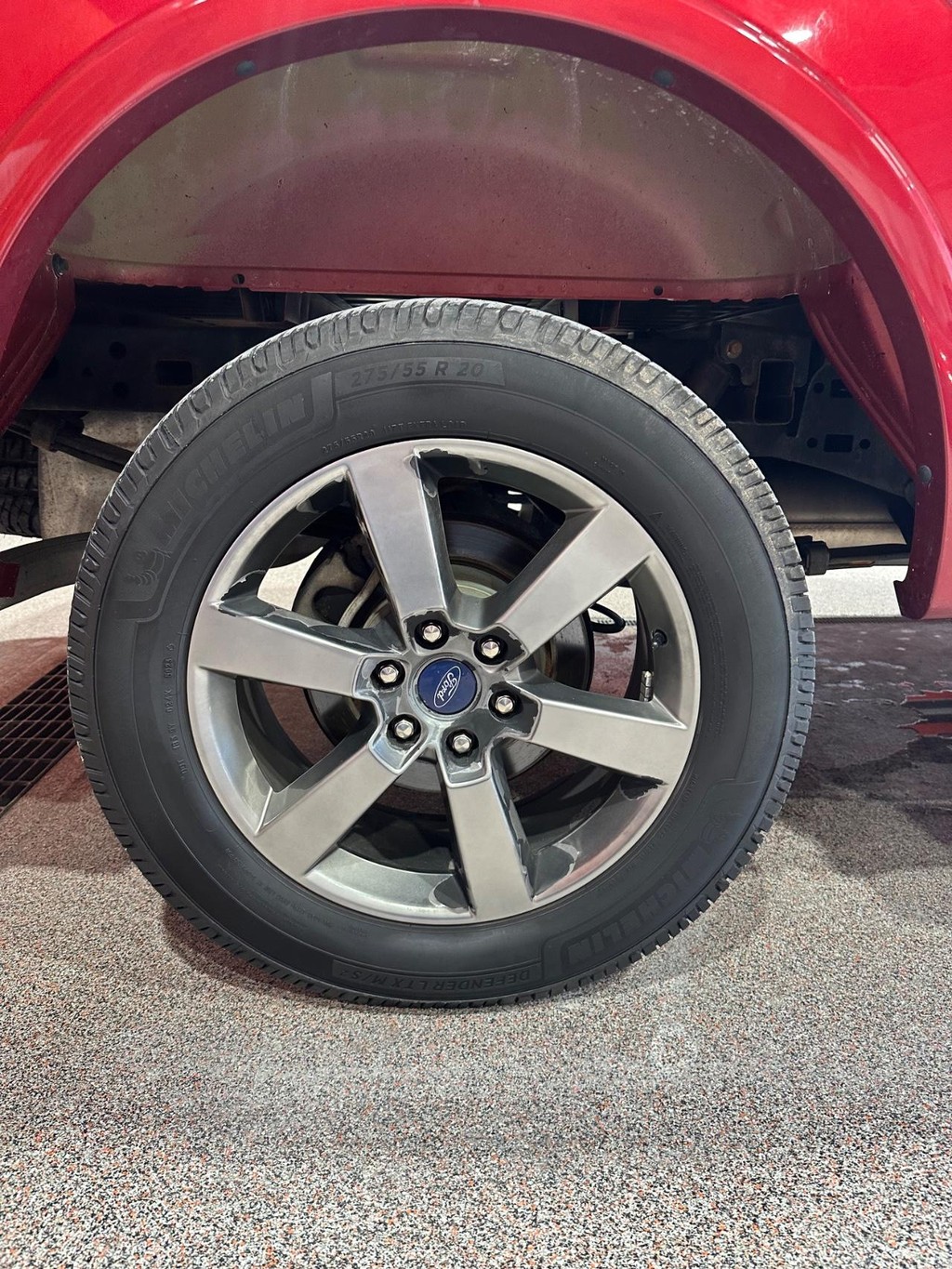 Ford F-150 Vehicle Full-screen Gallery Image 17