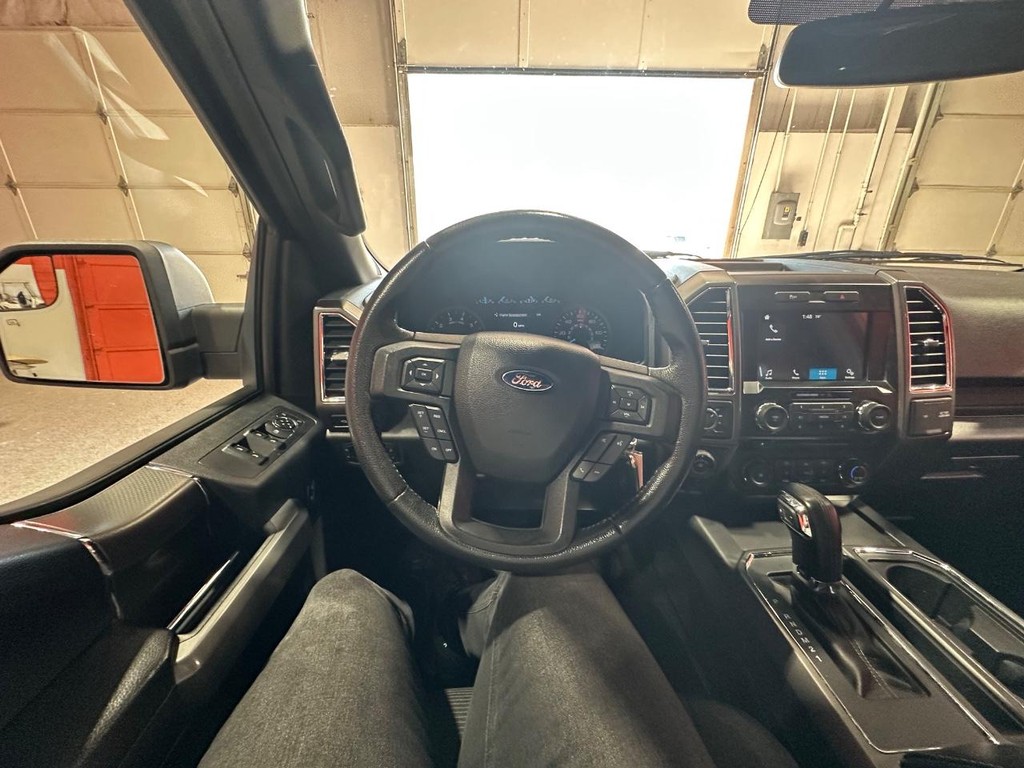 Ford F-150 Vehicle Full-screen Gallery Image 21