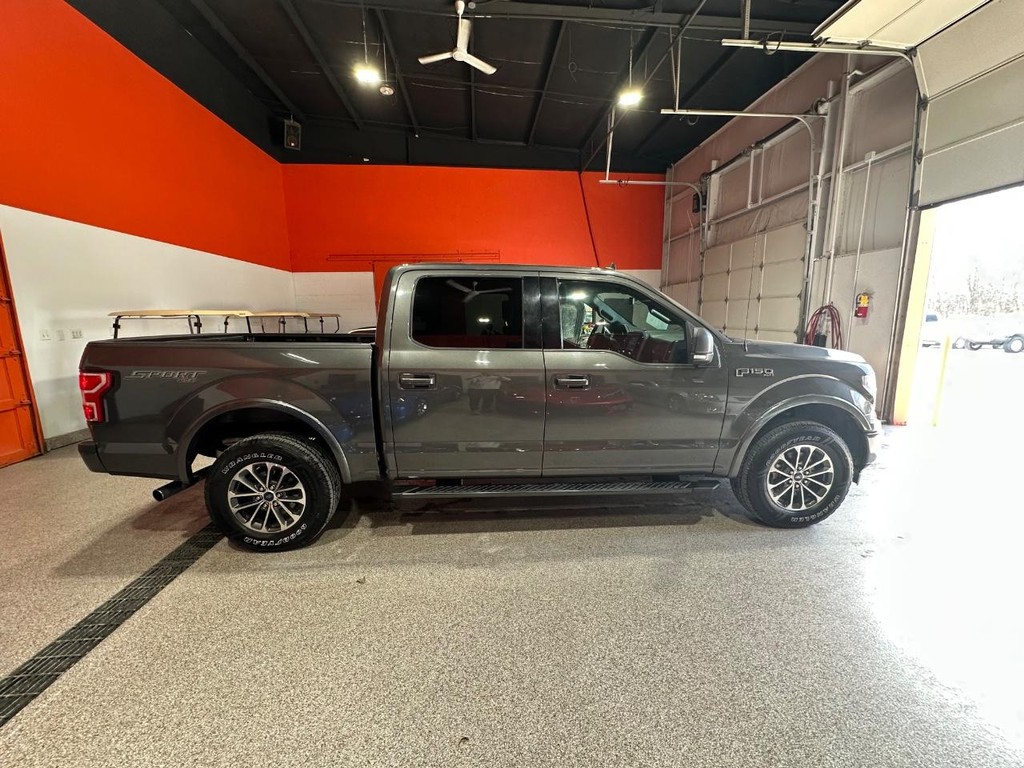 Ford F-150 Vehicle Full-screen Gallery Image 2