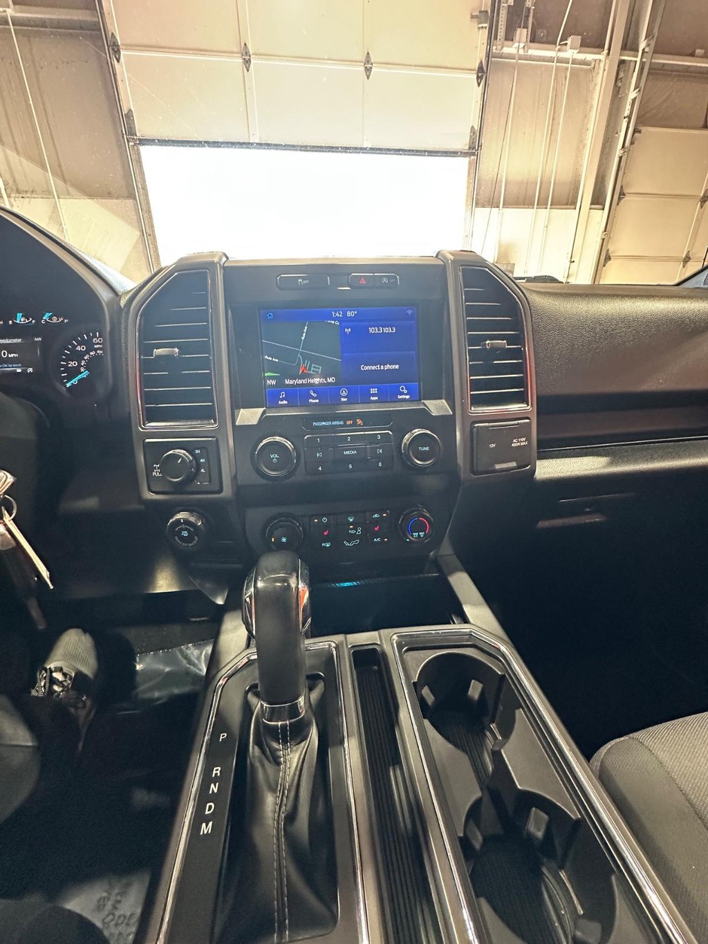 Ford F-150 Vehicle Full-screen Gallery Image 20