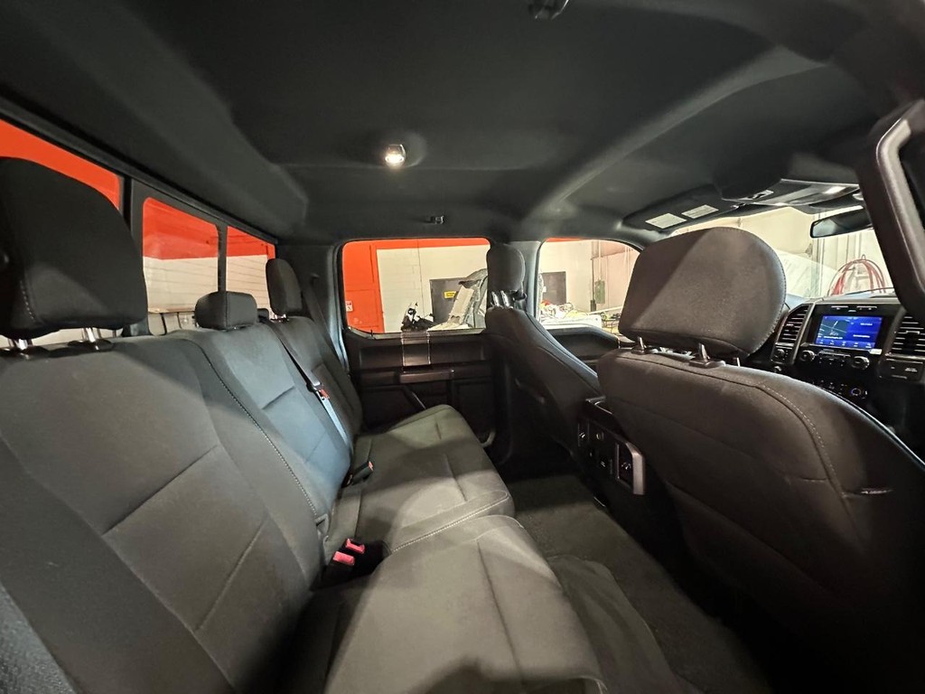 Ford F-150 Vehicle Full-screen Gallery Image 21