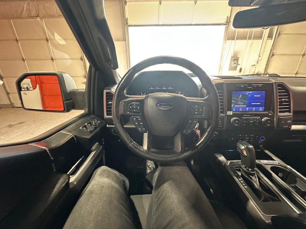 Ford F-150 Vehicle Full-screen Gallery Image 23