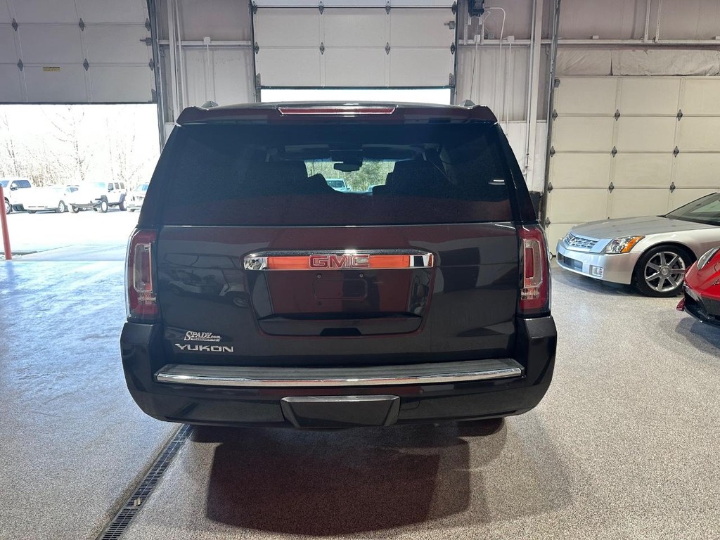 GMC Yukon Vehicle Full-screen Gallery Image 2