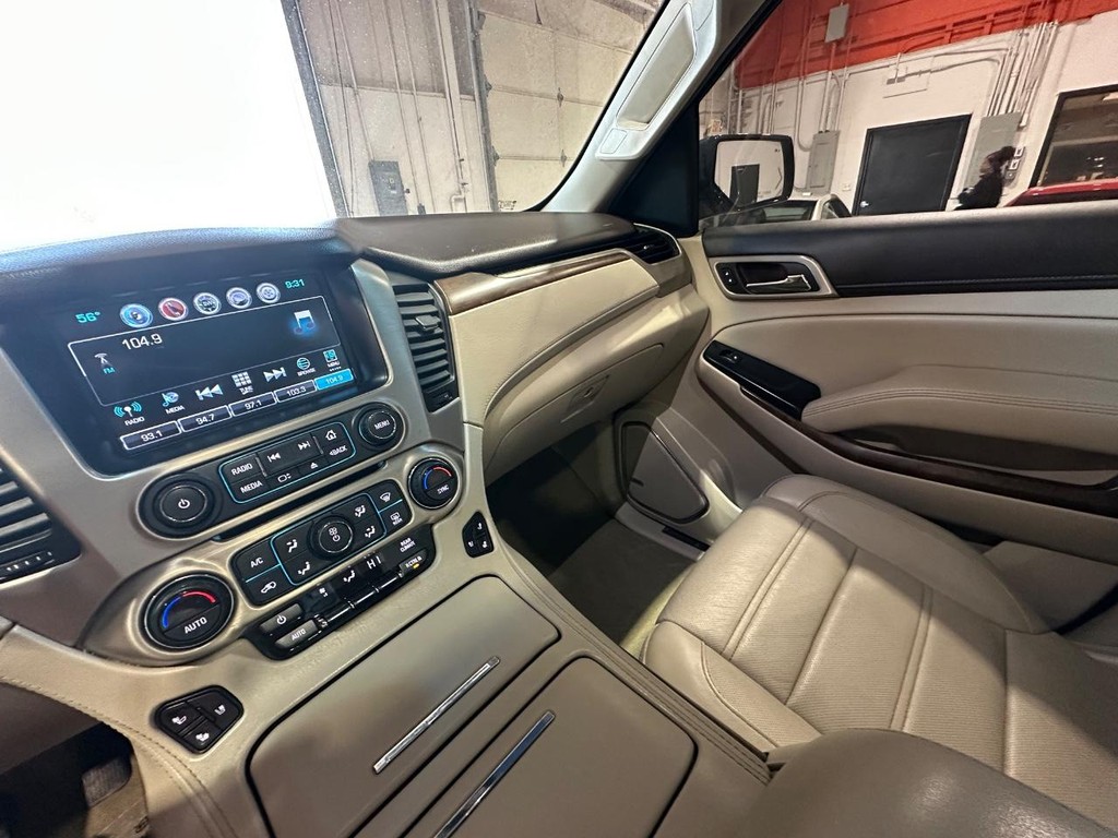 GMC Yukon Vehicle Full-screen Gallery Image 25