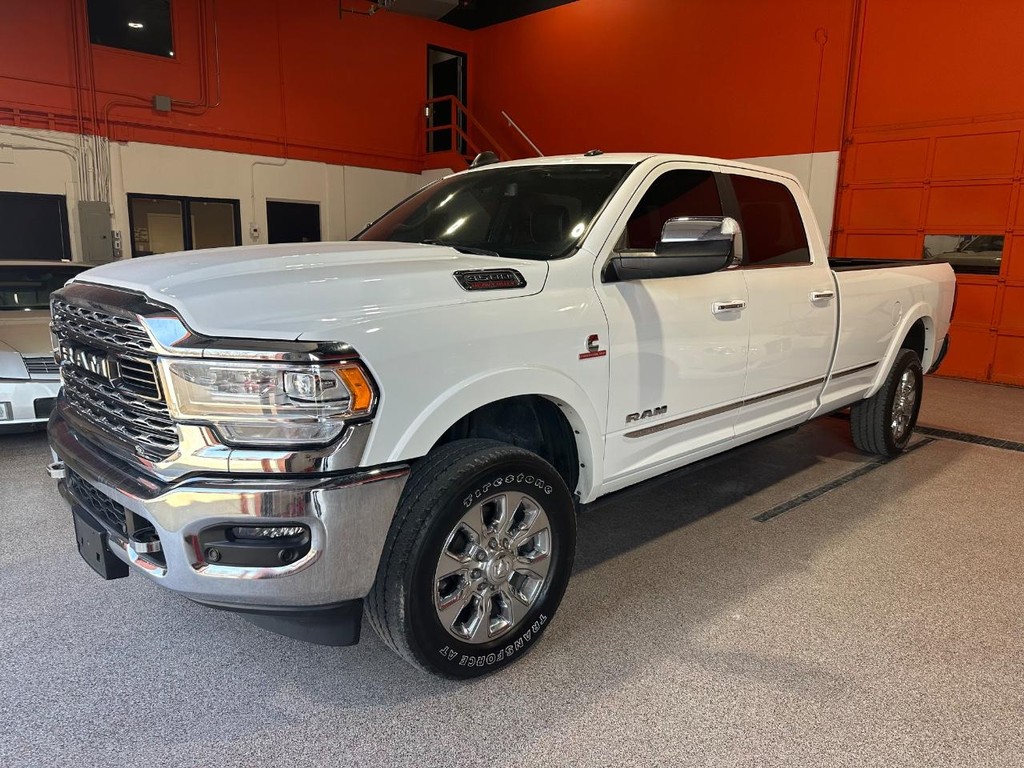Ram 3500 Vehicle Full-screen Gallery Image 9