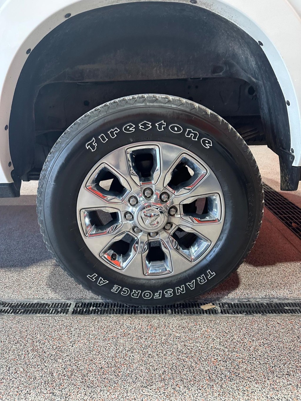 Ram 3500 Vehicle Full-screen Gallery Image 10