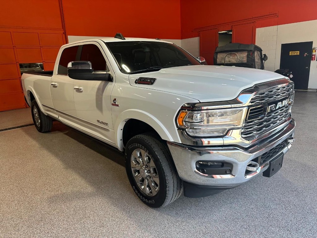 Ram 3500 Vehicle Full-screen Gallery Image 17