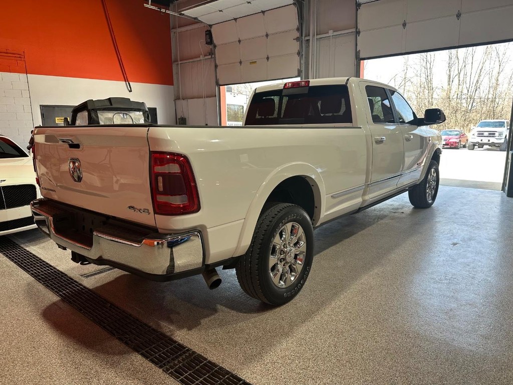 Ram 3500 Vehicle Full-screen Gallery Image 21