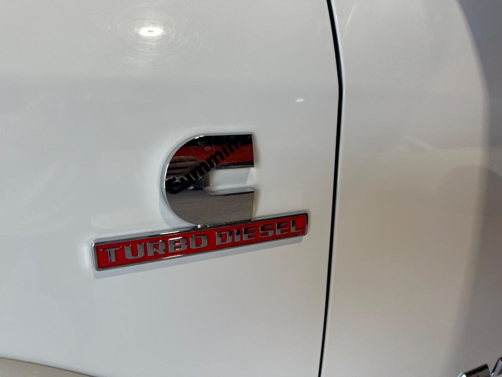 Ram 3500 Vehicle Full-screen Gallery Image 26