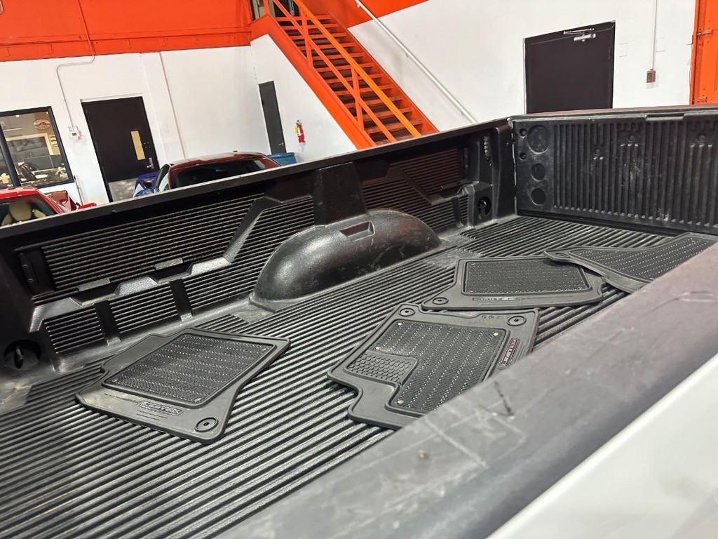 Ram 3500 Vehicle Full-screen Gallery Image 29