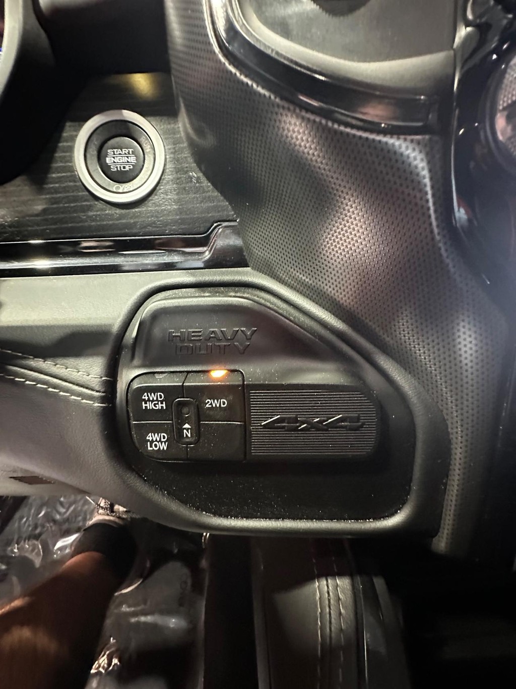 Ram 3500 Vehicle Full-screen Gallery Image 44