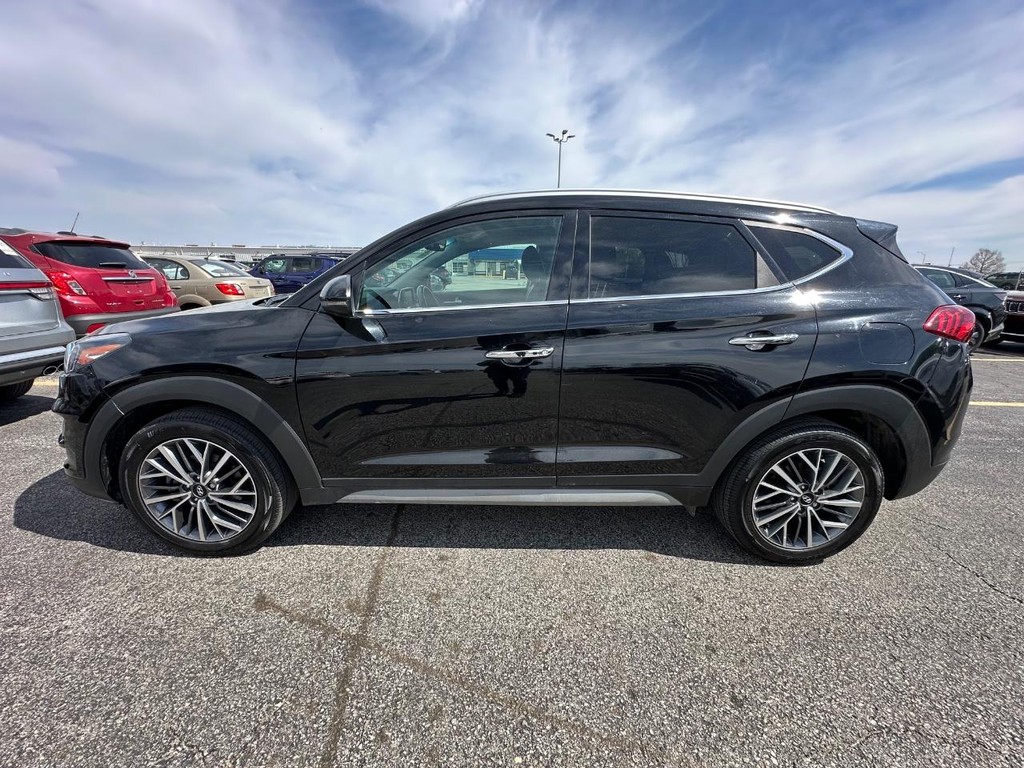 Hyundai Tucson Vehicle Full-screen Gallery Image 4