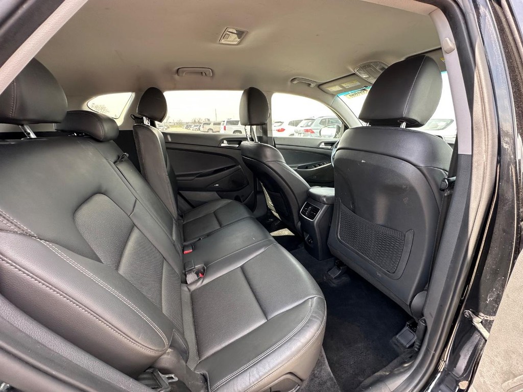 Hyundai Tucson Vehicle Full-screen Gallery Image 11