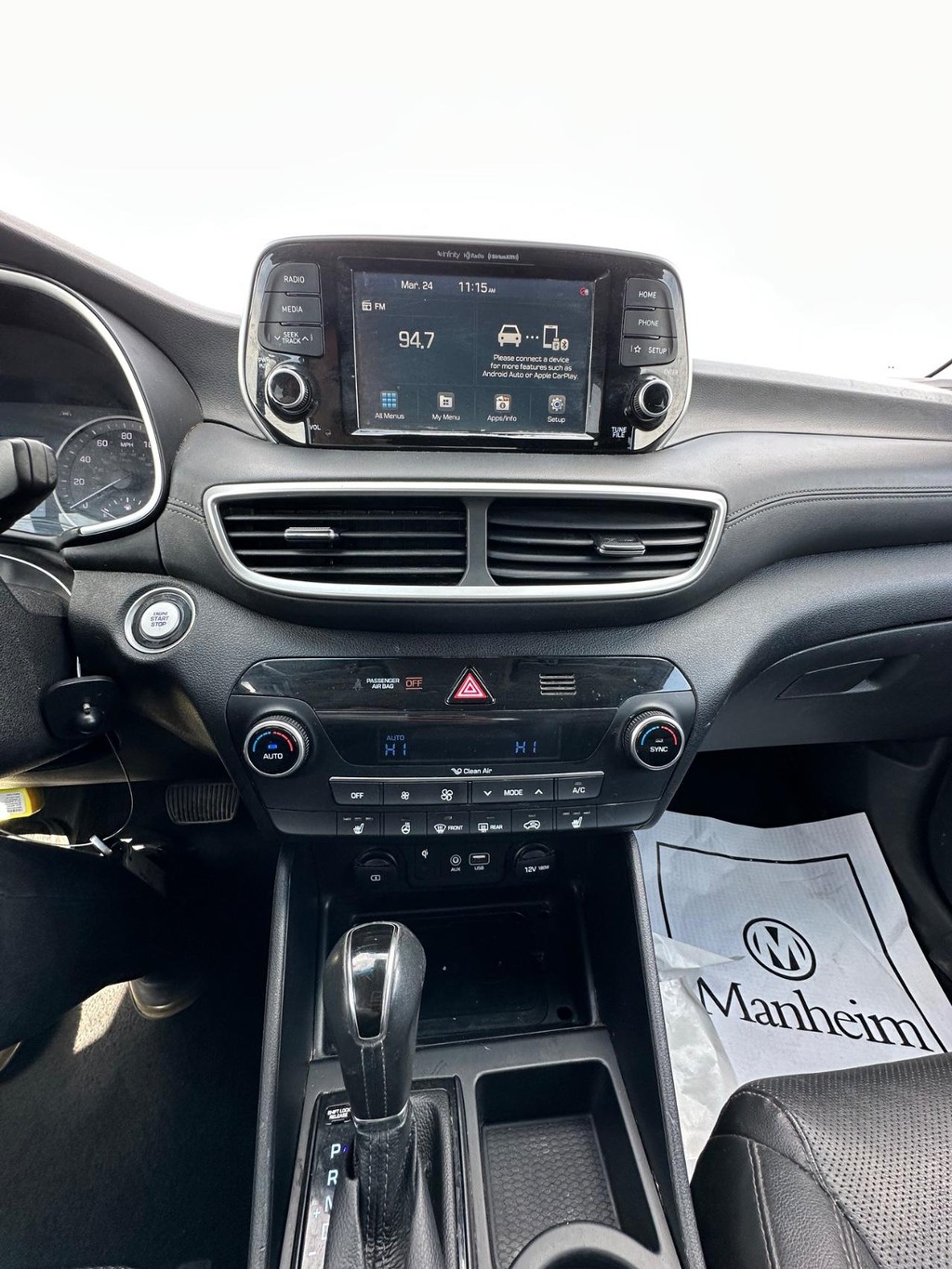 Hyundai Tucson Vehicle Full-screen Gallery Image 13