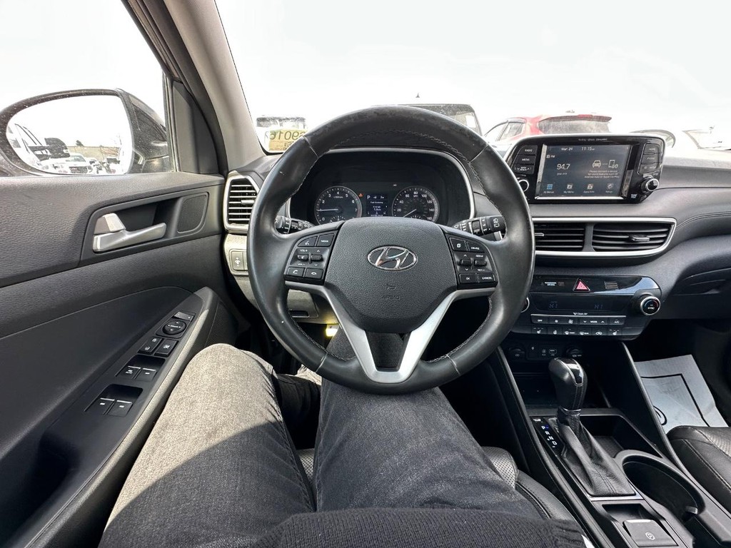 Hyundai Tucson Vehicle Full-screen Gallery Image 16