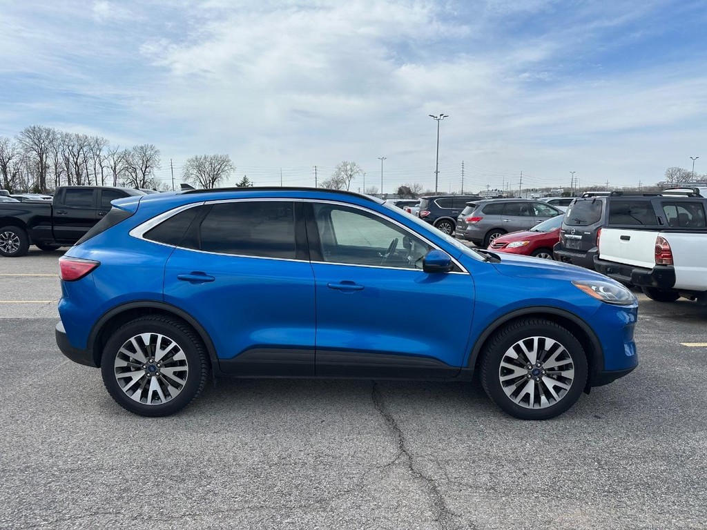 Ford Escape Vehicle Full-screen Gallery Image 2