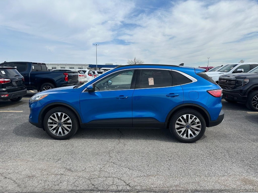 Ford Escape Vehicle Full-screen Gallery Image 4