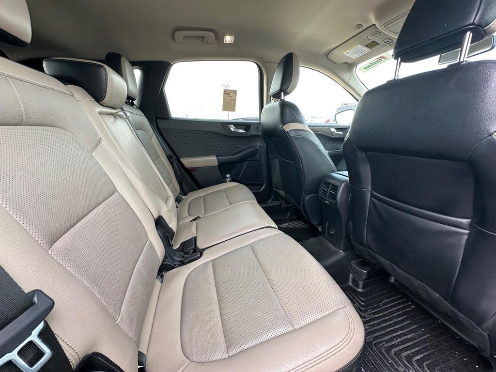 Ford Escape Vehicle Full-screen Gallery Image 11