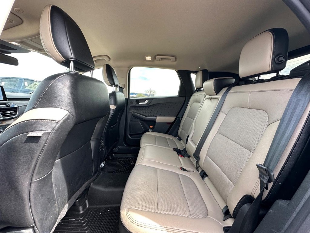 Ford Escape Vehicle Full-screen Gallery Image 15