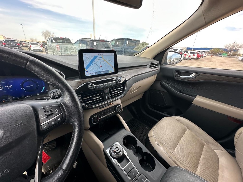 Ford Escape Vehicle Full-screen Gallery Image 16