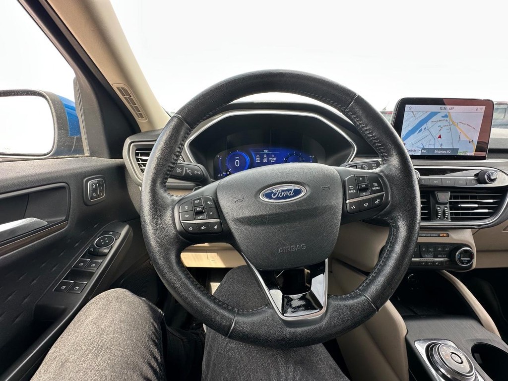 Ford Escape Vehicle Full-screen Gallery Image 20