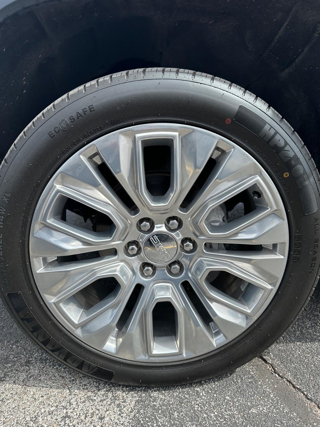 GMC Sierra 1500 Vehicle Full-screen Gallery Image 9