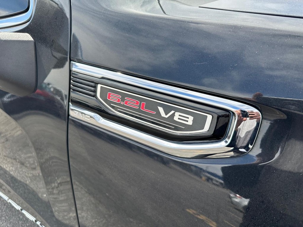 GMC Sierra 1500 Vehicle Full-screen Gallery Image 15