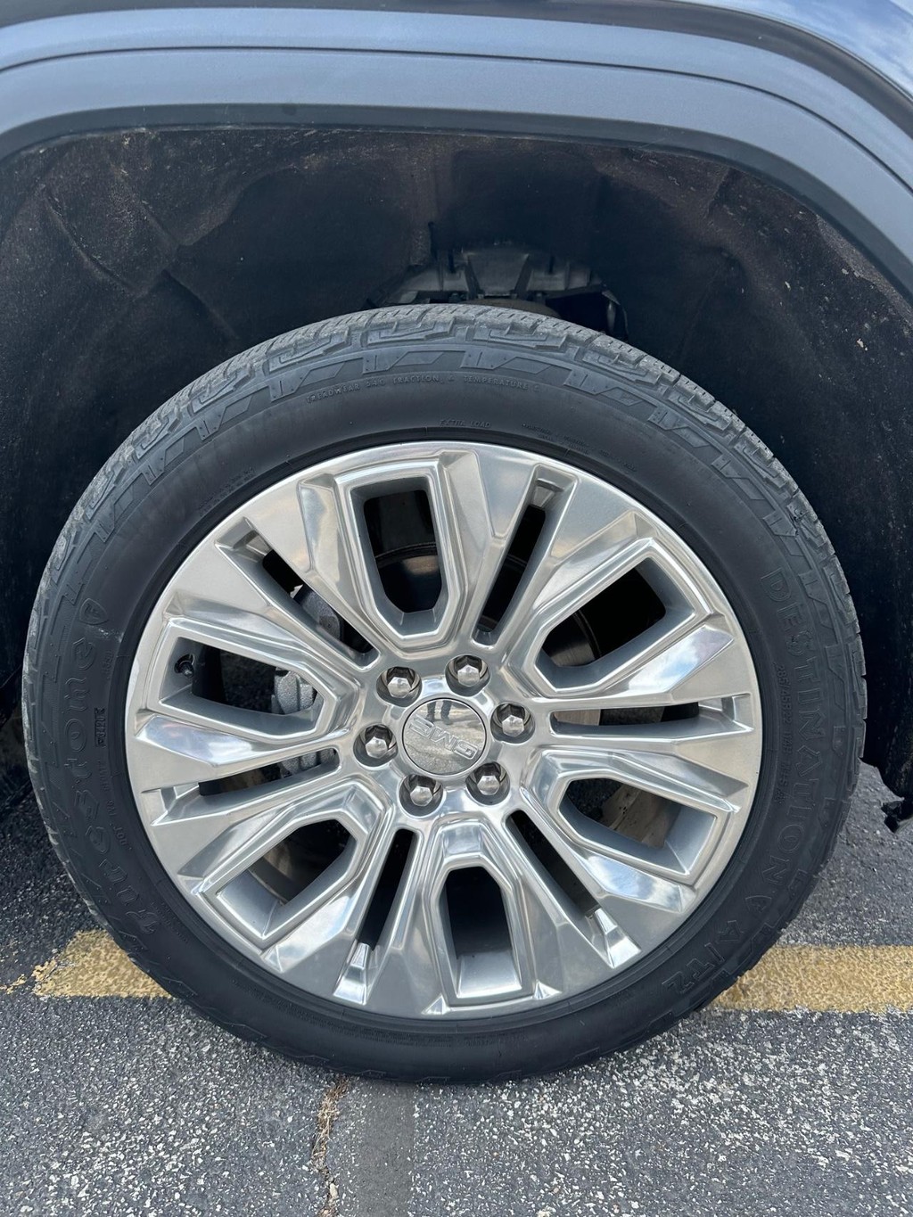 GMC Sierra 1500 Vehicle Full-screen Gallery Image 16