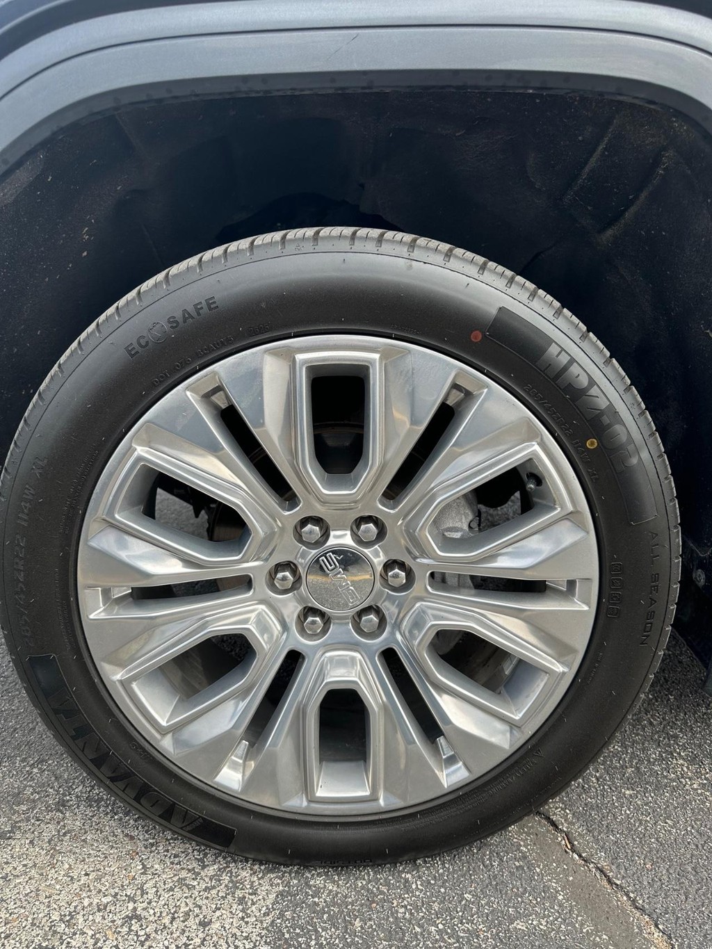 GMC Sierra 1500 Vehicle Full-screen Gallery Image 17