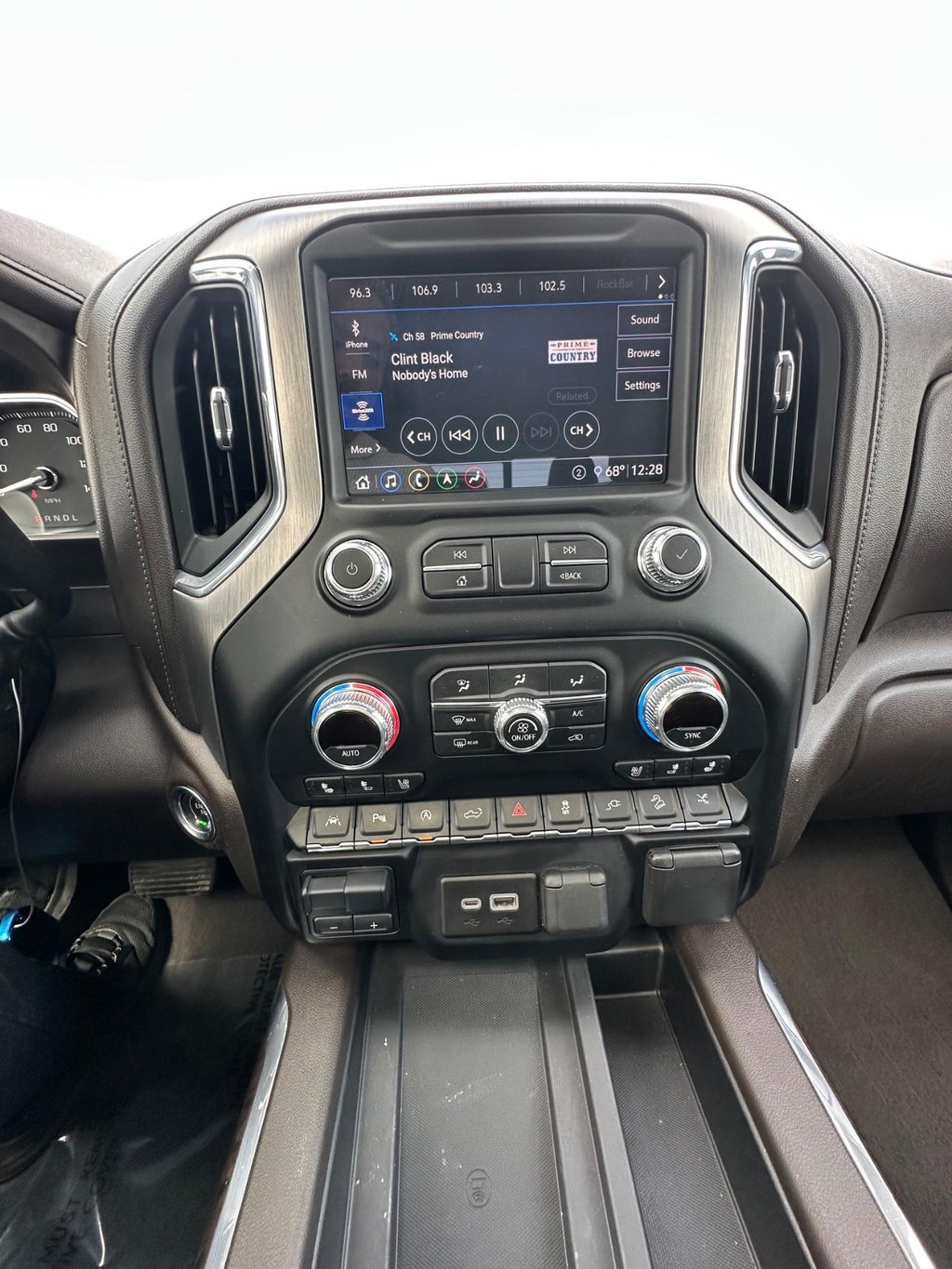 GMC Sierra 1500 Vehicle Full-screen Gallery Image 22