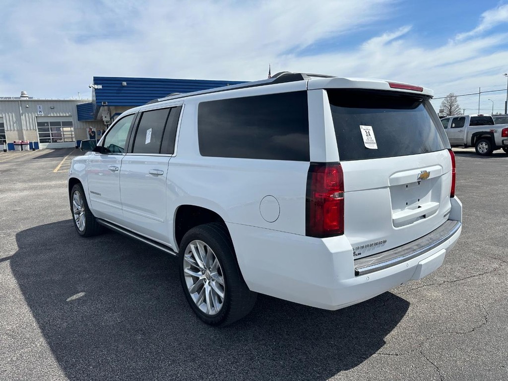 Chevrolet Suburban Vehicle Full-screen Gallery Image 5