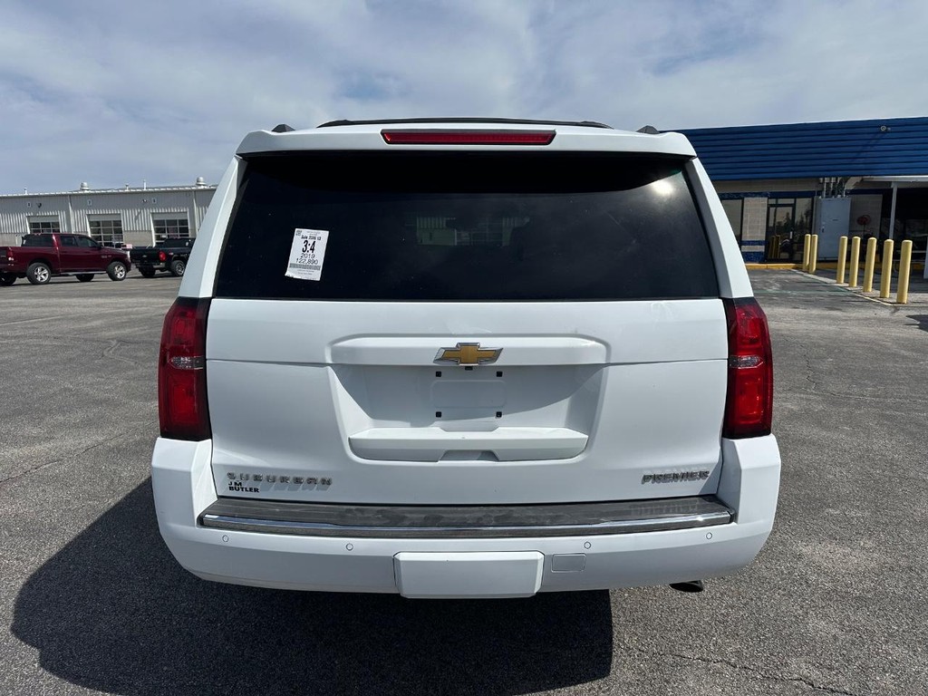 Chevrolet Suburban Vehicle Full-screen Gallery Image 6