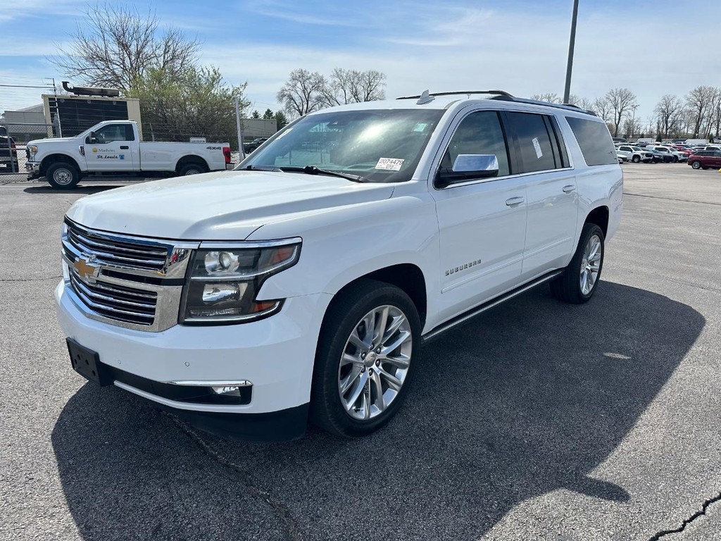 Chevrolet Suburban Vehicle Full-screen Gallery Image 9