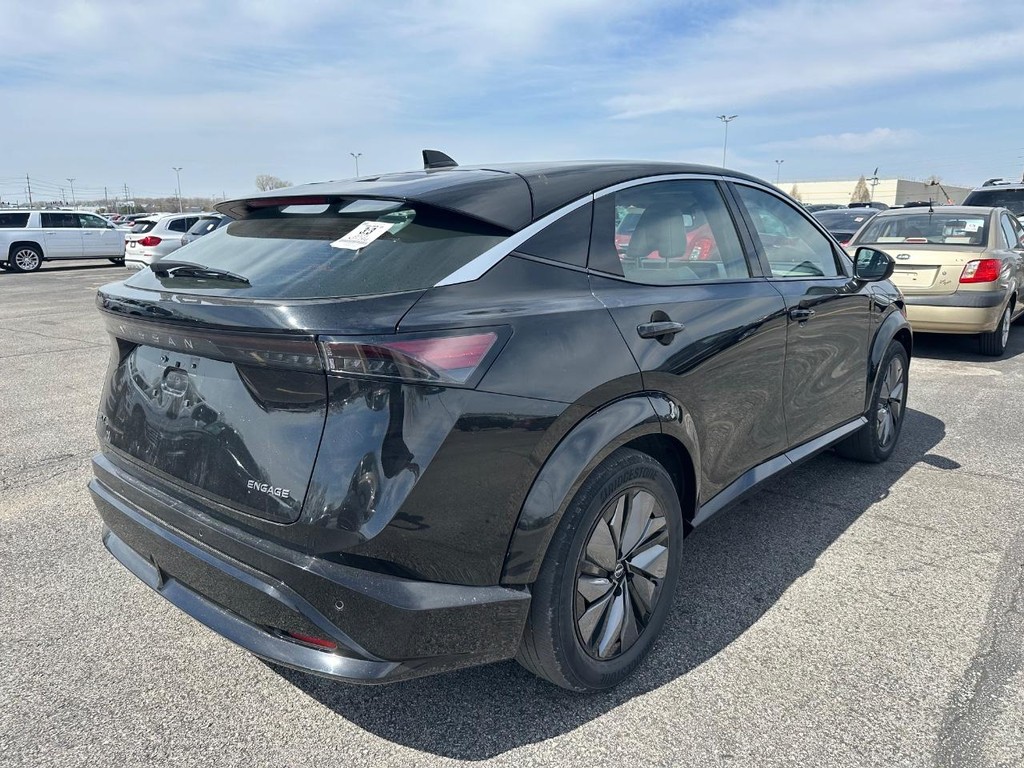 Nissan Ariya Vehicle Full-screen Gallery Image 3