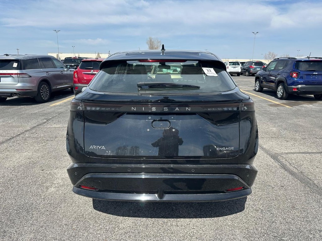 Nissan Ariya Vehicle Full-screen Gallery Image 4