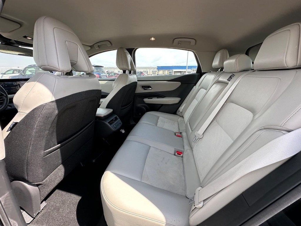 Nissan Ariya Vehicle Full-screen Gallery Image 13