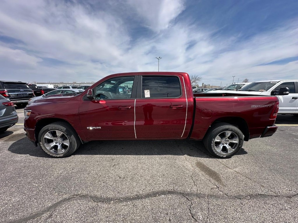 Ram 1500 Vehicle Full-screen Gallery Image 4