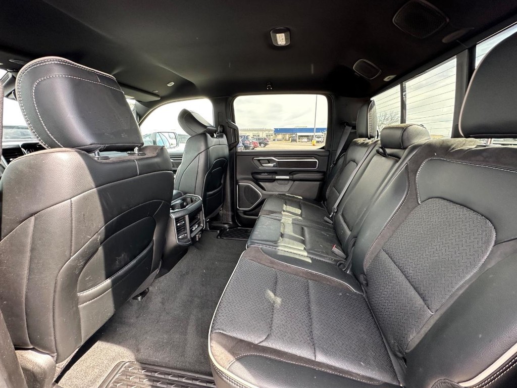 Ram 1500 Vehicle Full-screen Gallery Image 10