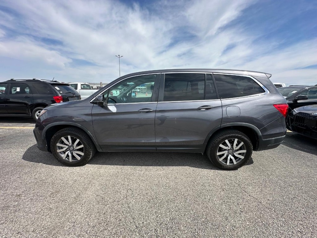 Honda Pilot Vehicle Full-screen Gallery Image 8