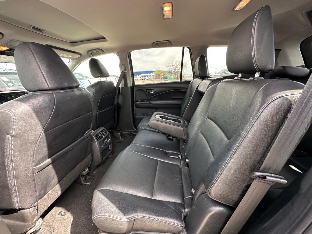 Honda Pilot Vehicle Full-screen Gallery Image 9