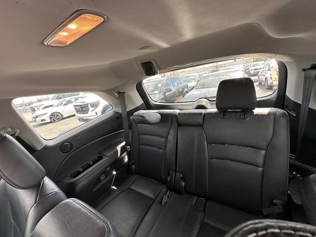 Honda Pilot Vehicle Full-screen Gallery Image 14