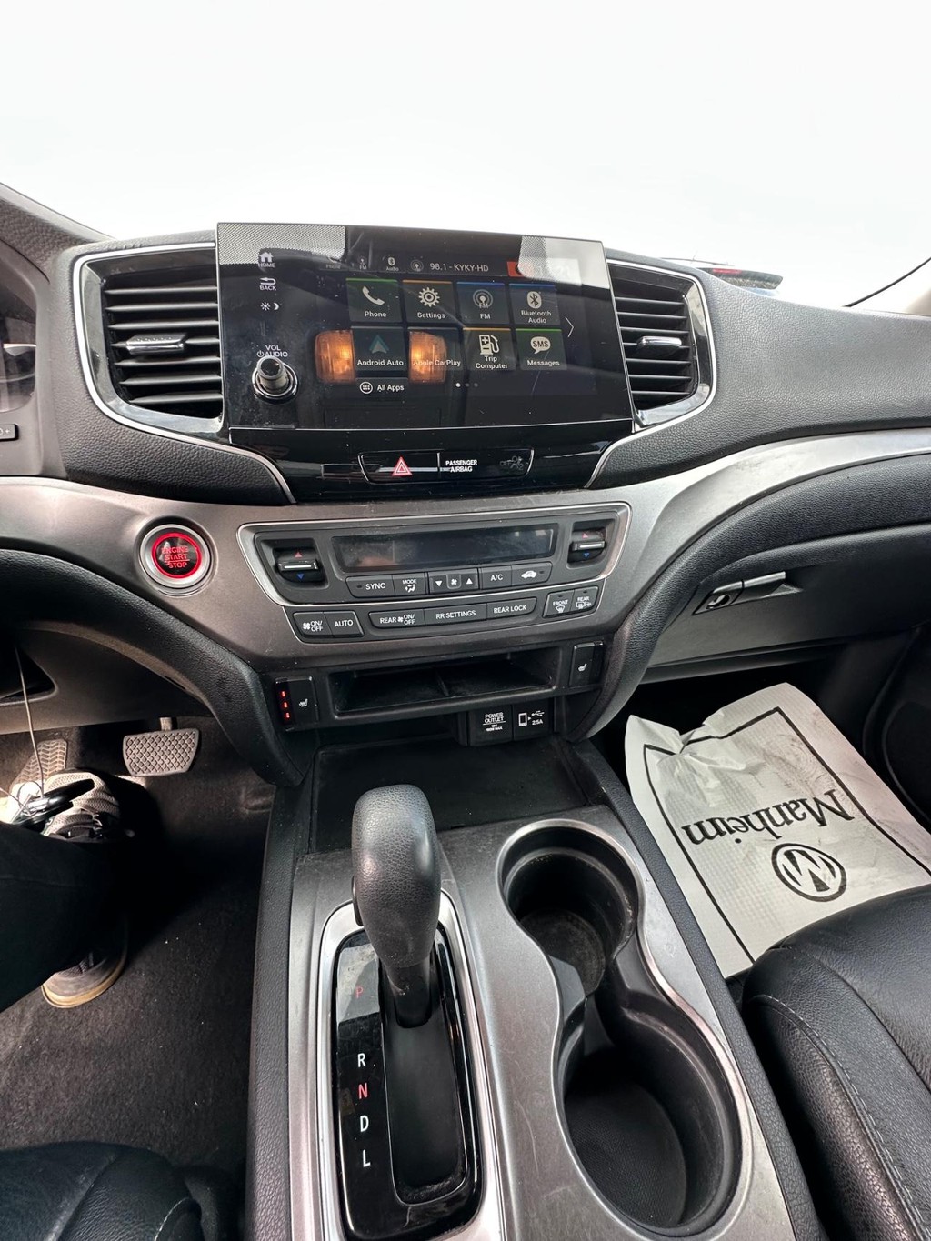 Honda Pilot Vehicle Full-screen Gallery Image 16