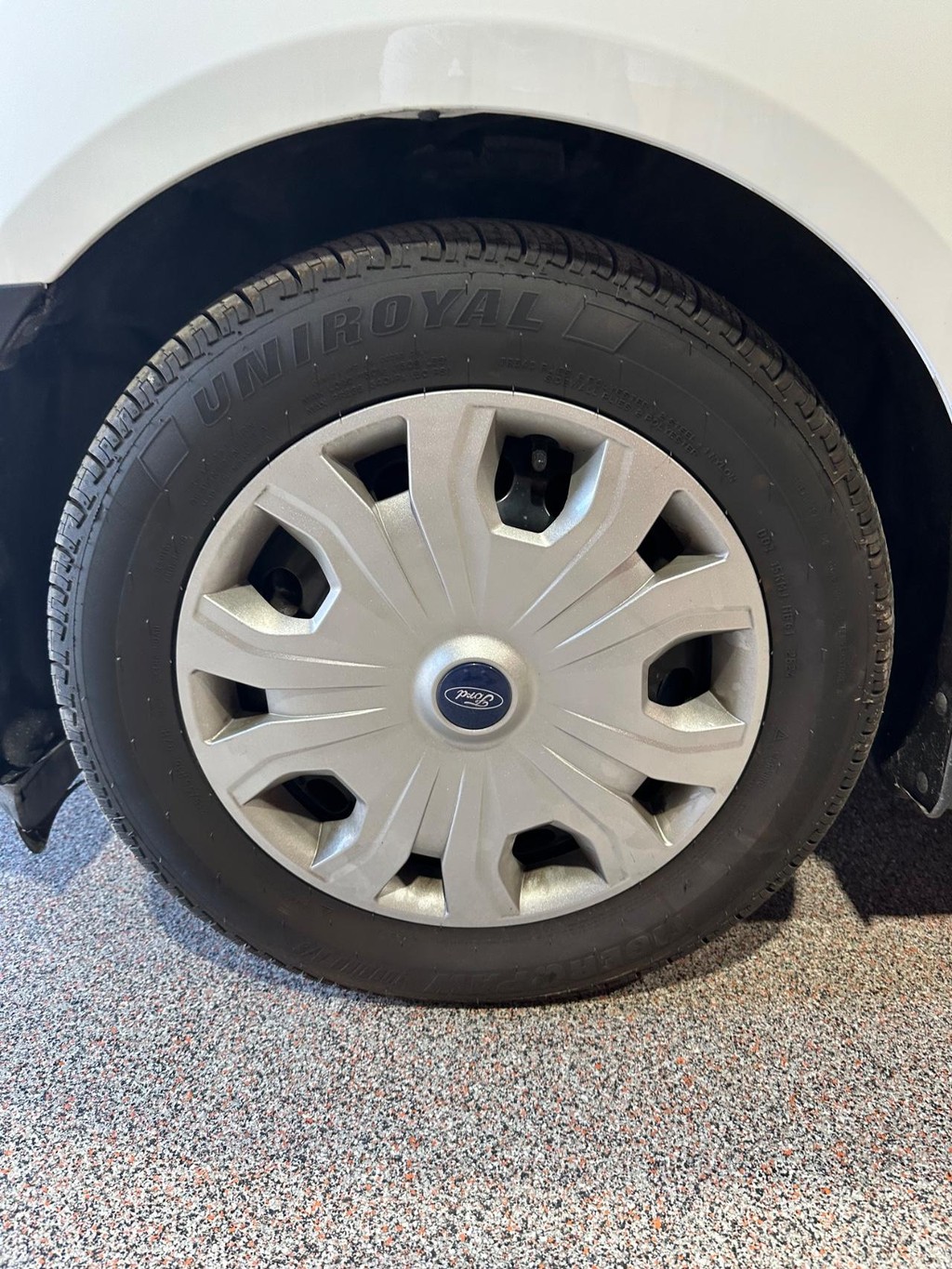 Ford Transit Connect Van Vehicle Full-screen Gallery Image 7